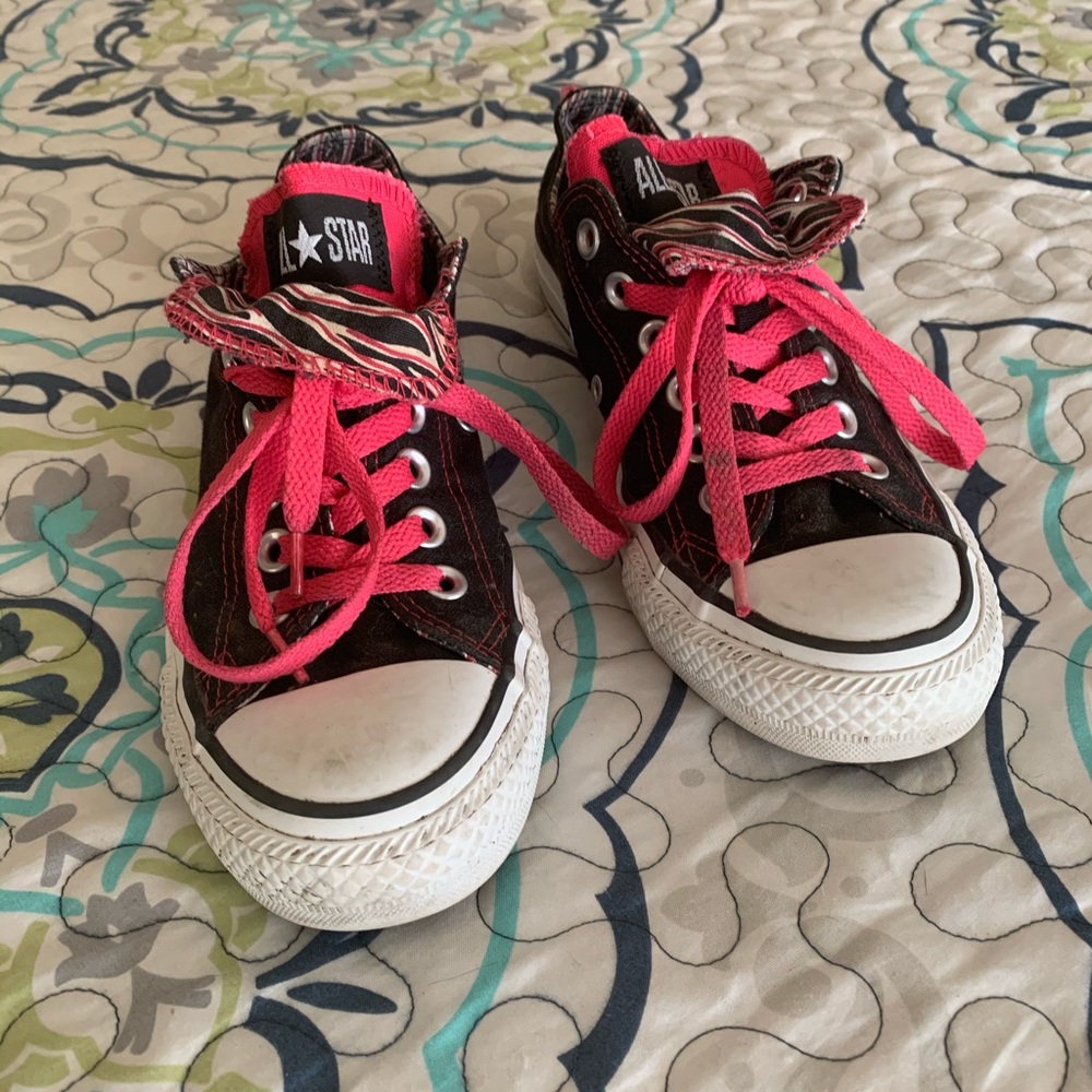 Black and Pink Low-top Converse